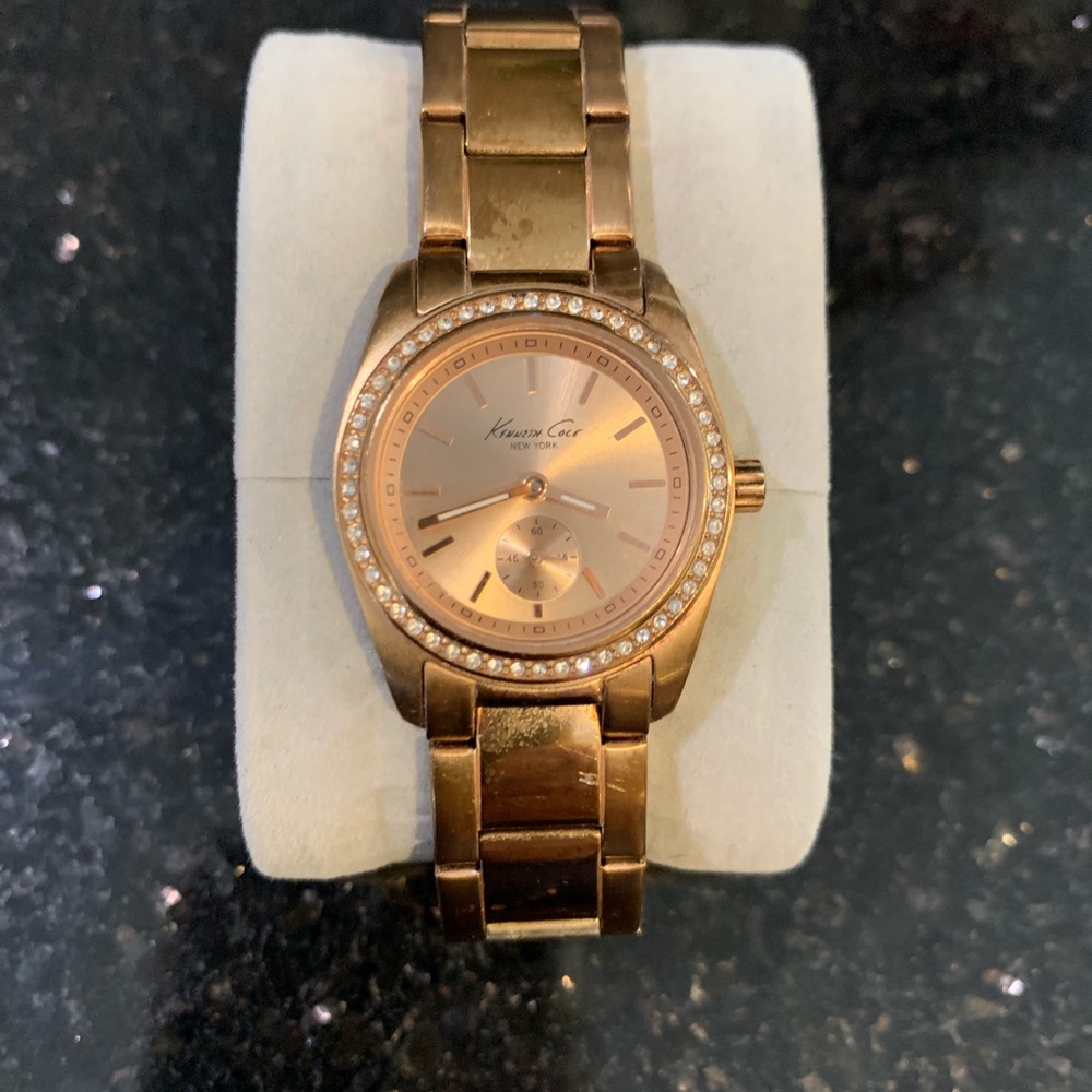Kenneth Cole. Hardly used beautiful watch